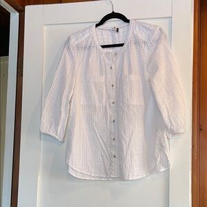 Women's White Button-Up Top